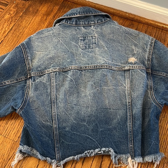 NWOT CROPPED ABERCROMBIE AND FITCH CROP JEAN JACKET - SIZE XS - Picture 8 of 8